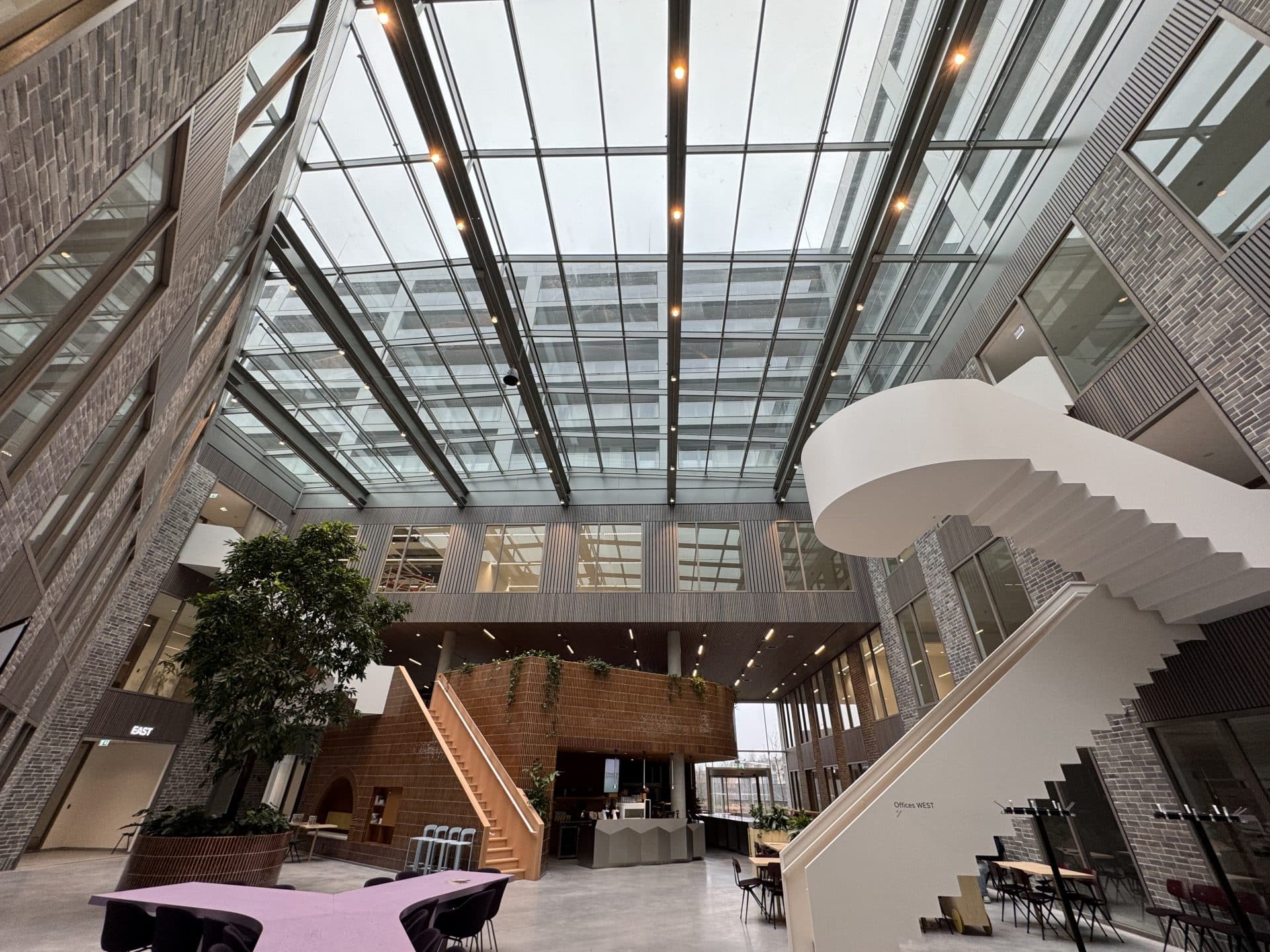 5Tracks: Kantoorgebouw van het Jaar 2025